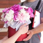 Доставка цветов для вашей второй половинки: жест любви и нежности