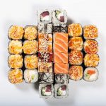 Заказывайте суши с доставкой прямо к вам в дом или офис в Феодосии!